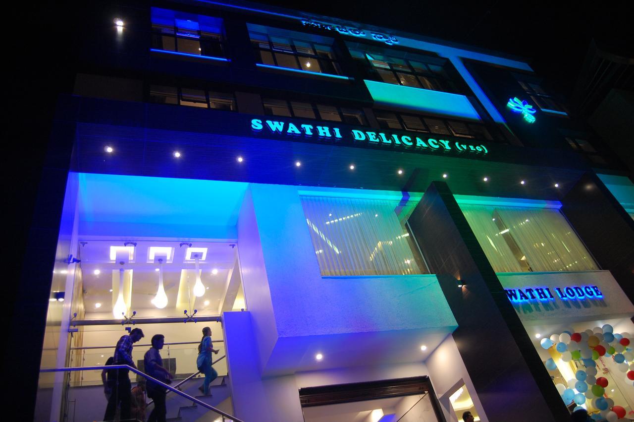 Hotel Swathi Hosapete Exteriör bild