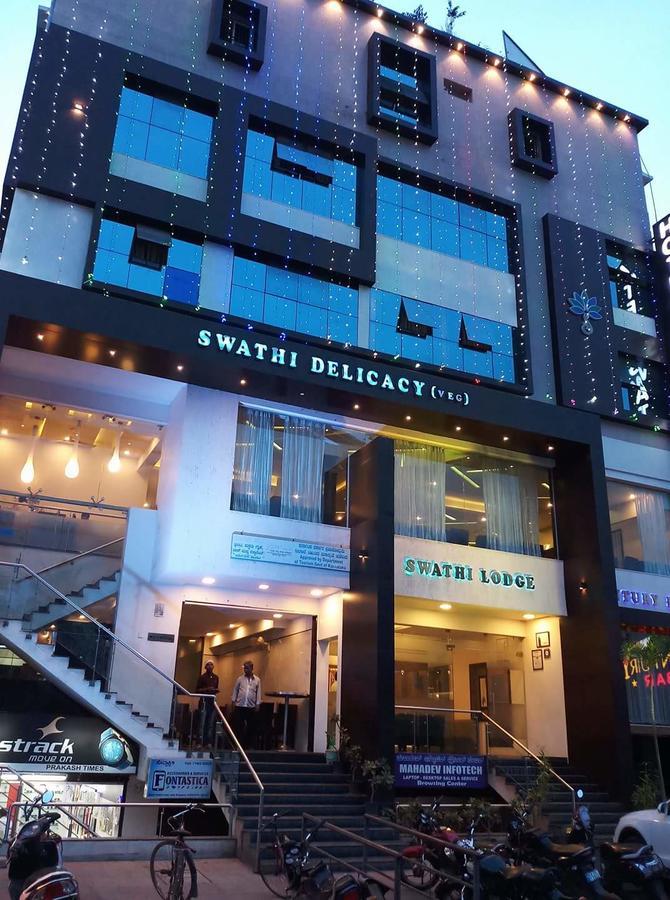 Hotel Swathi Hosapete Exteriör bild